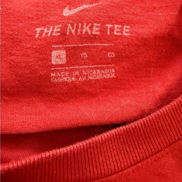 Buccaneers Hat Paired with T Shirt - Picture 5 of 9